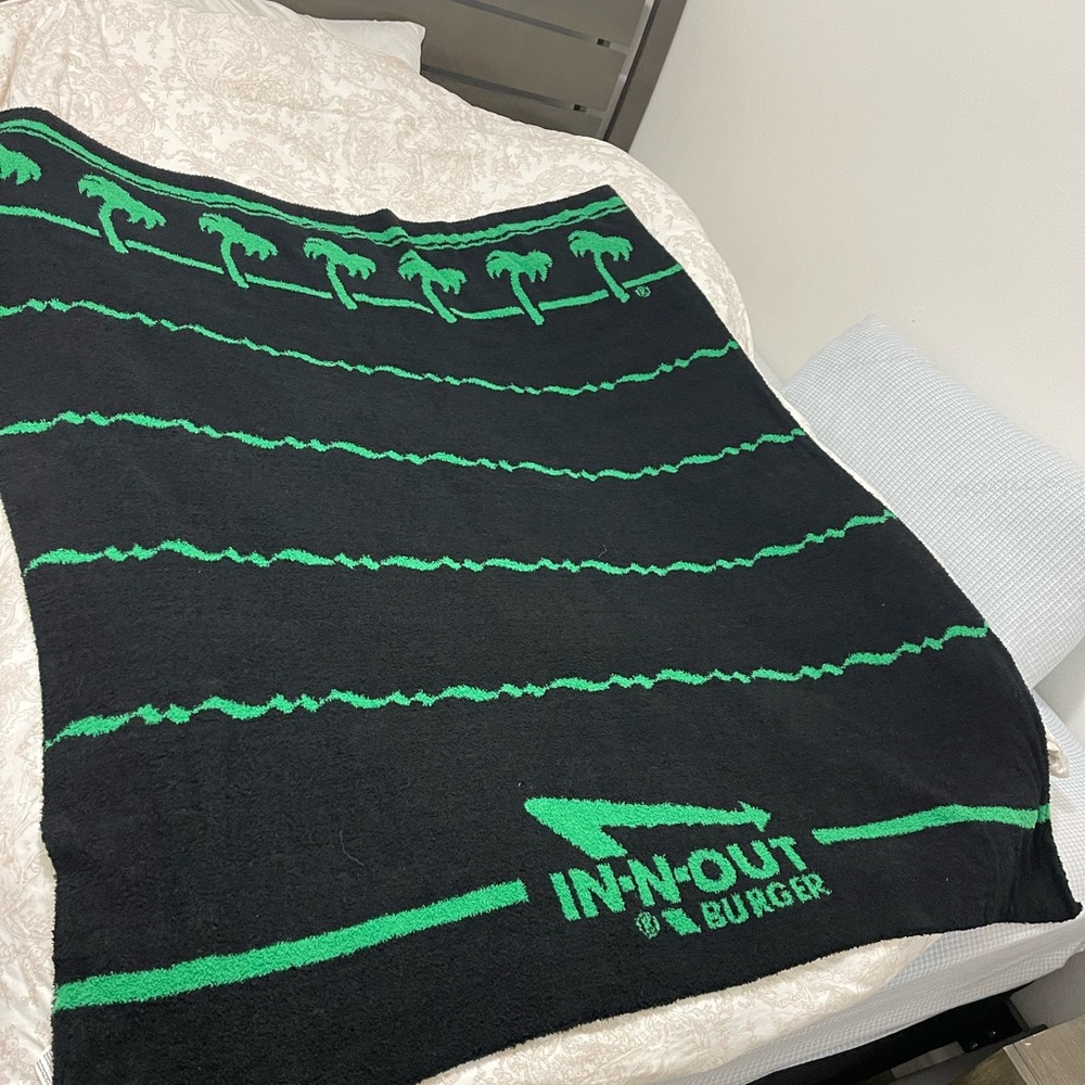 In-n-out Black and Green Throw Blanket